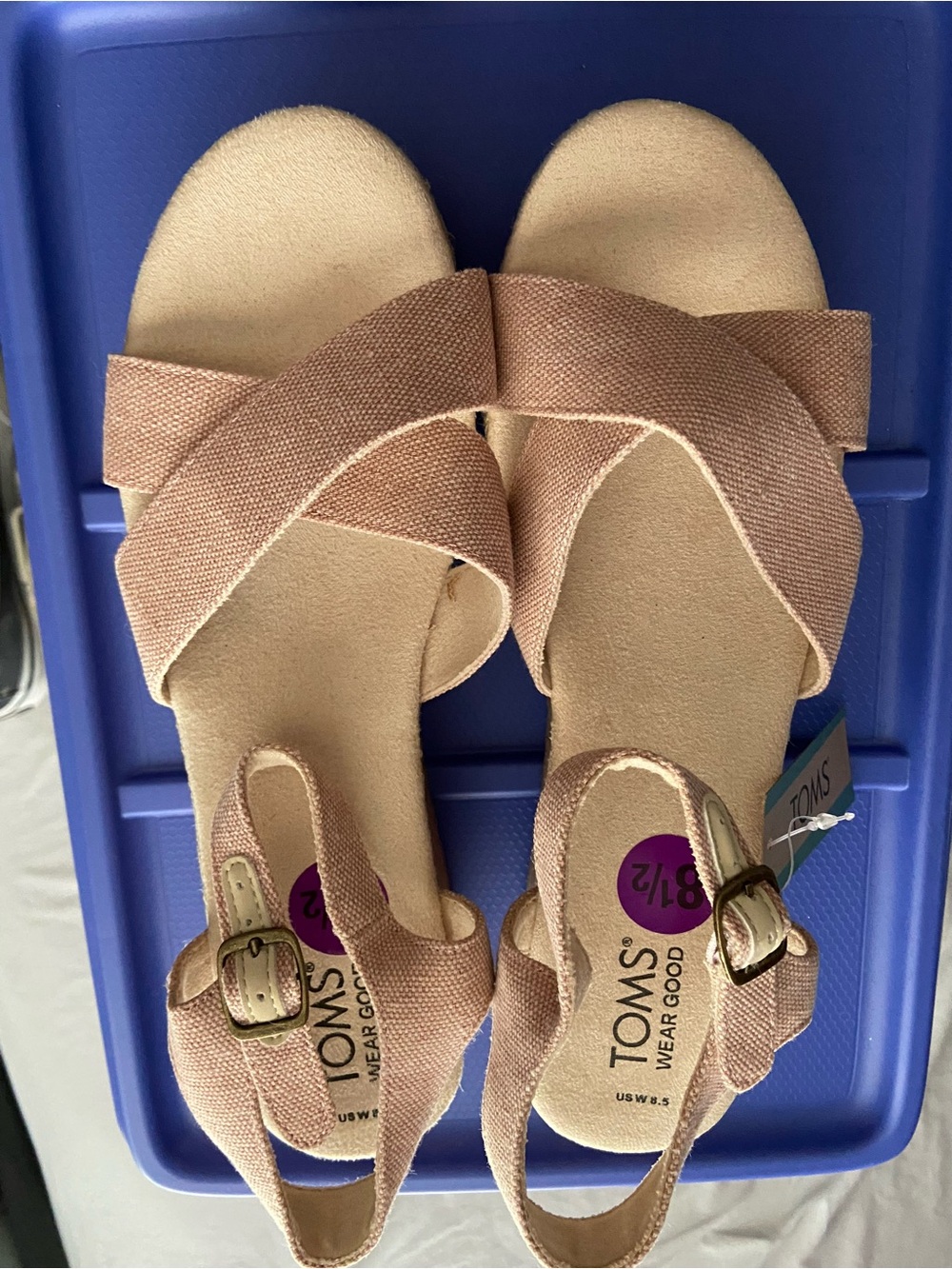 Tom’s Sandals light pink NWT